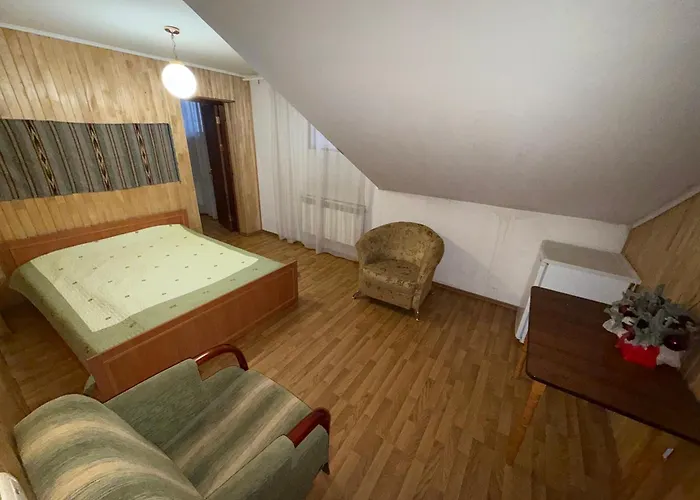 Hotel Palas Tatariv 住宿加早餐酒店